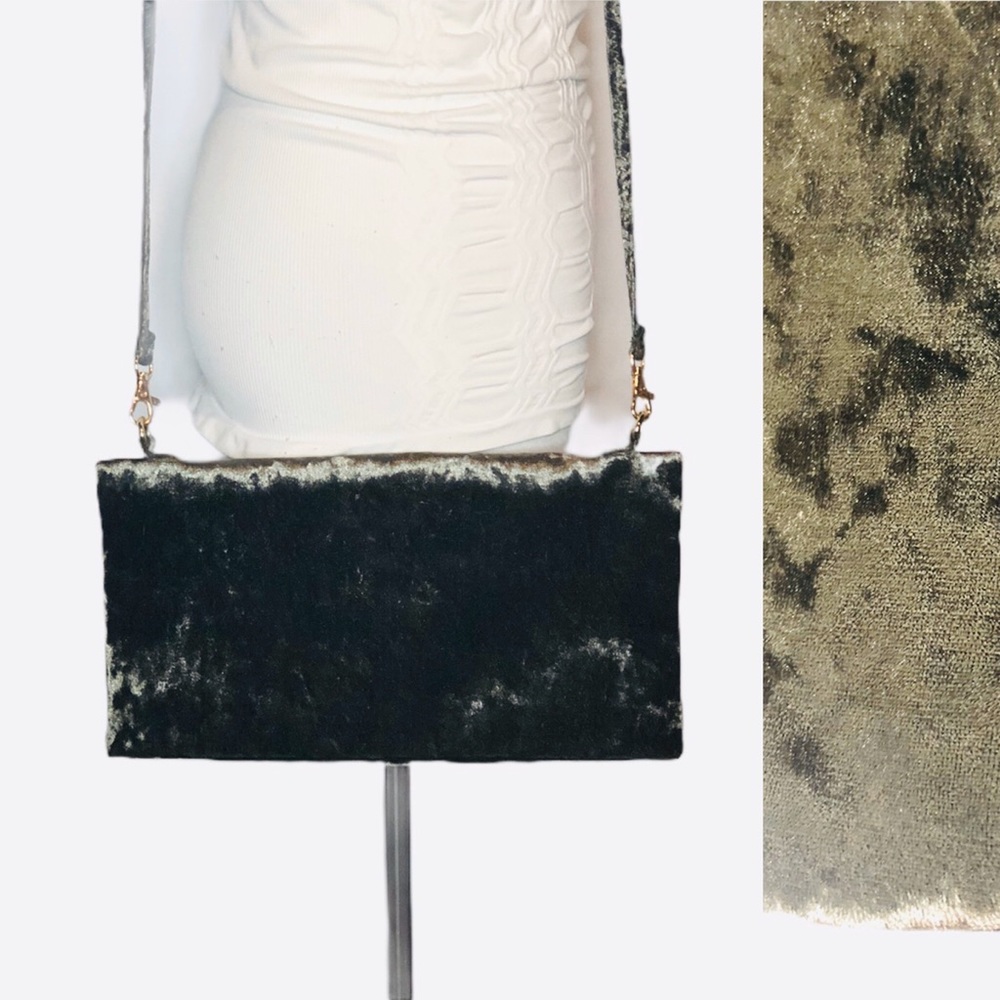 Last Chance….NWOT Lulus Green Velvet Foldover Crossbody/Clutch - Picture 2 of 9